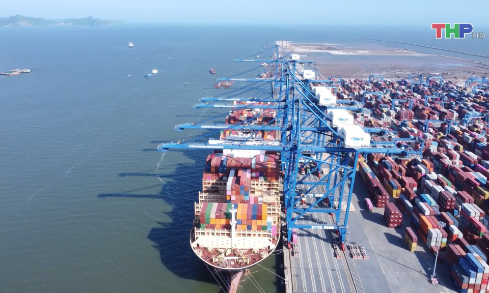 Triển khai c&aacute;c dự &aacute;n cảng trọng điểm