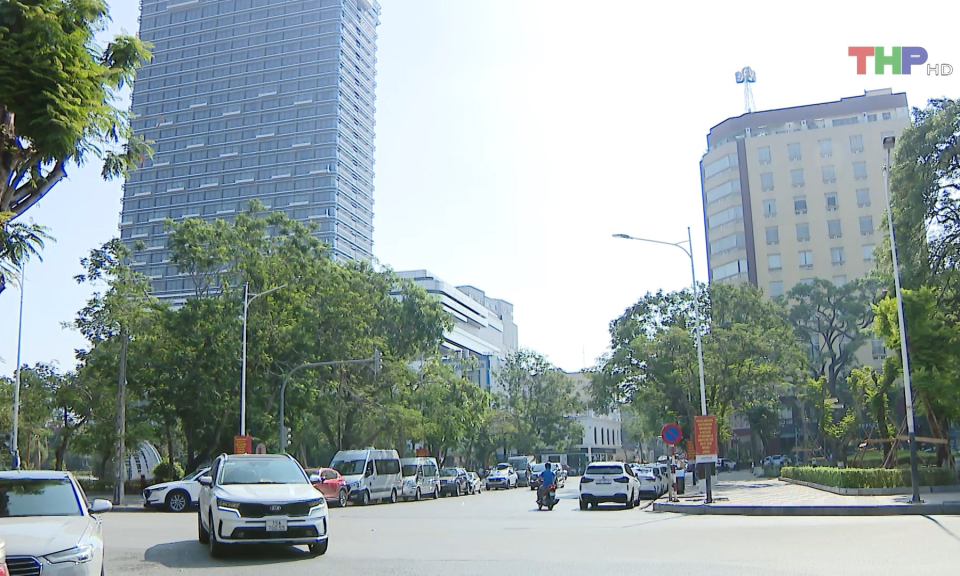 Hạn chế t&igrave;nh trạng đậu, đỗ xe tr&ecirc;n vỉa h&egrave;