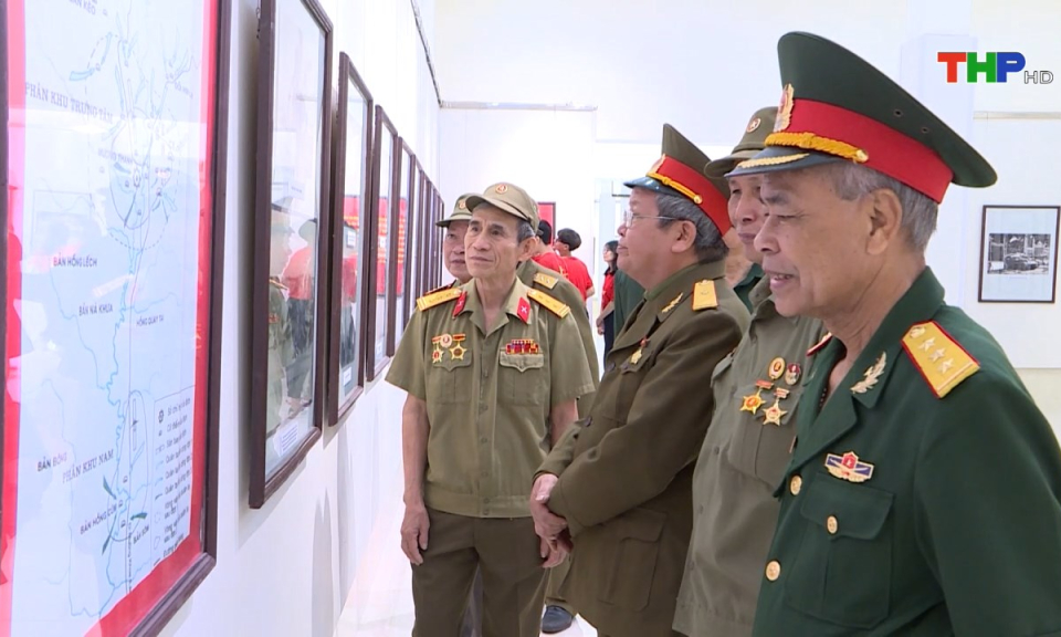 X&acirc;y dựng Đảng: L&yacute; tưởng c&aacute;ch mạng - Ngọn đuốc soi đường