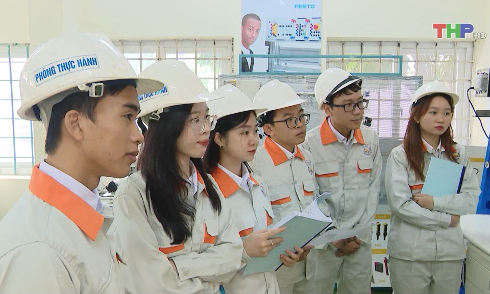 Li&ecirc;n kết quốc tế trong đ&agrave;o tạo sinh vi&ecirc;n