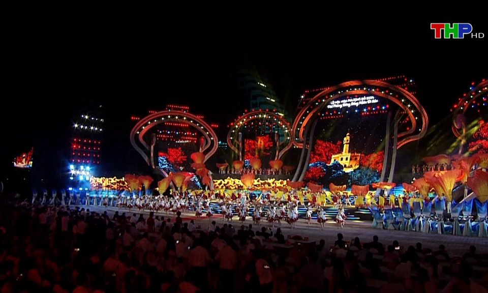 Quảng b&aacute; du lịch qua Lễ hội Hoa Phượng Đỏ