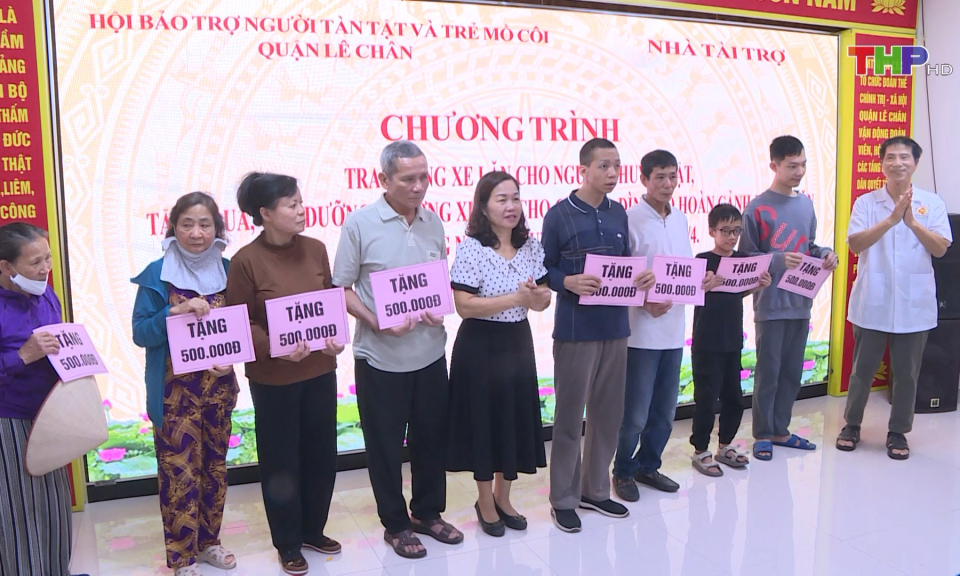 Hỗ trợ các hoàn cảnh khó khăn