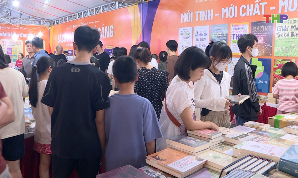 Khai mạc Đường sách Hải Phòng 2025   