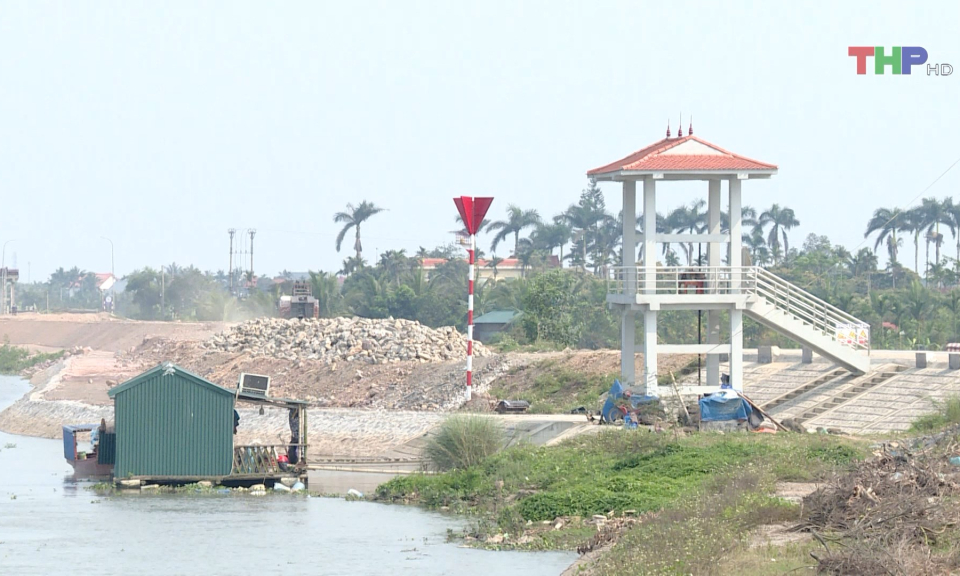 Đẩy nhanh tiến độ Dự án cải tạo mặt đê kết hợp làm đường giao thông đoạn đê hữu sông Thái Bình 