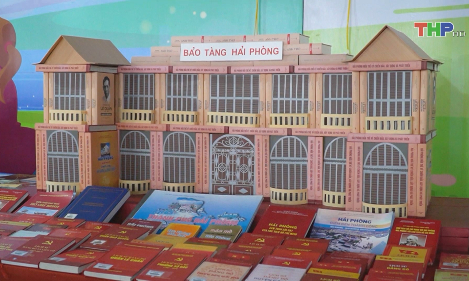 Sôi động Đường sách Hải Phòng 2025