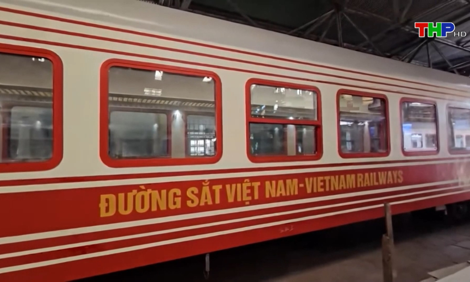 Đo&agrave;n t&agrave;u Hoa Phượng Đỏ sẽ lăn b&aacute;nh từ 10/5