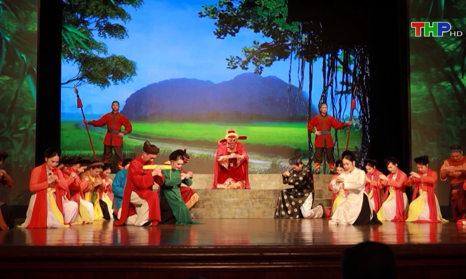 C&ocirc;ng diễn vở ch&egrave;o &ldquo;Ng&ocirc;i sao trung nghĩa&rdquo;                          