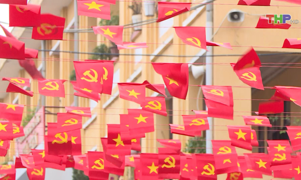 Hải Ph&ograve;ng rực rỡ sắc đỏ