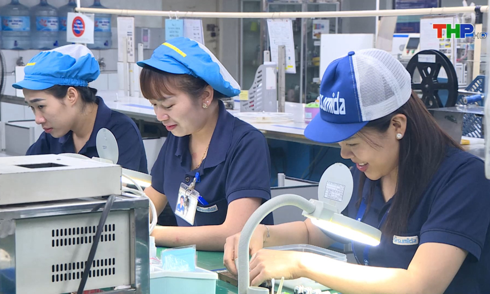 Người lao động phấn khởi trước chủ trương hợp nhất tỉnh Hải Dương v&agrave; Th&agrave;nh phố Hải Ph&ograve;ng