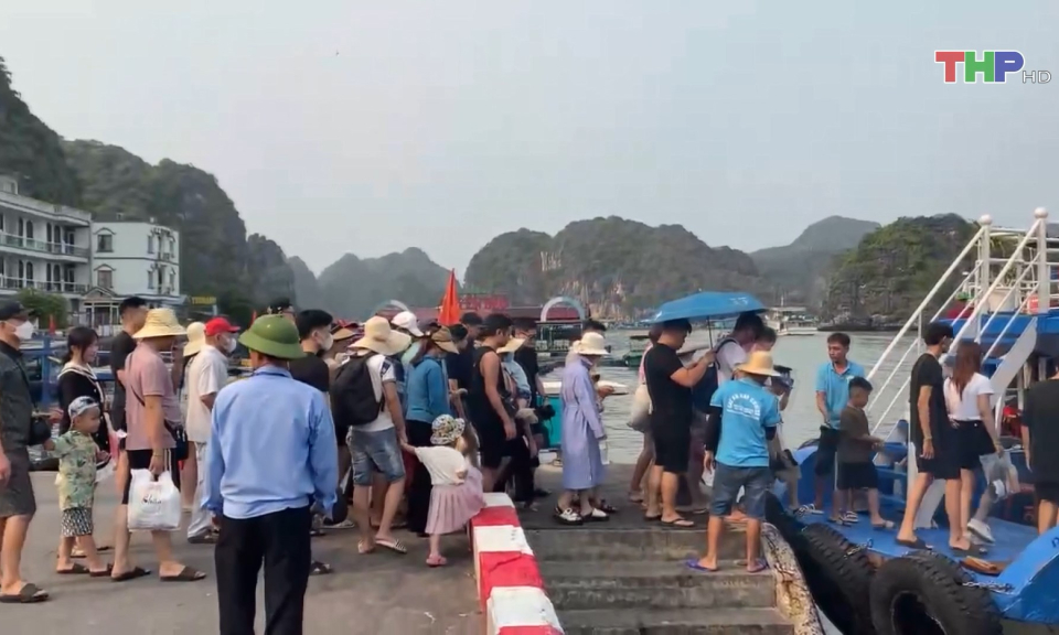 Du lịch C&aacute;t B&agrave; nhộn nhịp dịp nghỉ lễ 30/4-1/5