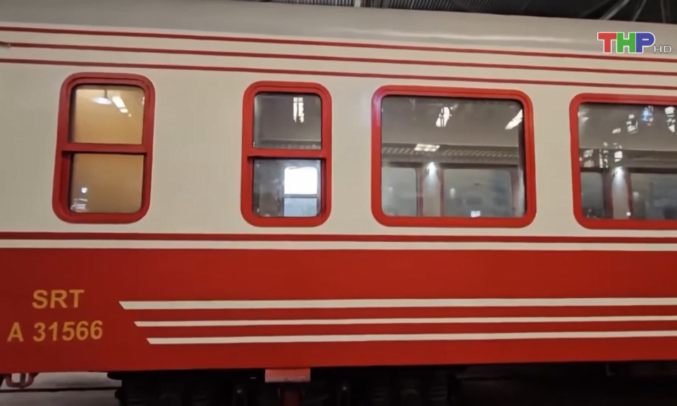 T&agrave;u Hoa Phượng Đỏ: Sản phẩm du lịch hấp dẫn dịp 13/5