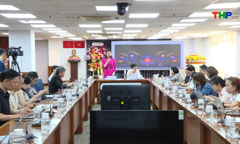 TP. Hồ Ch&iacute; Minh: Họp b&aacute;o về Lễ hội Hoa Phượng Đỏ Hải Ph&ograve;ng 