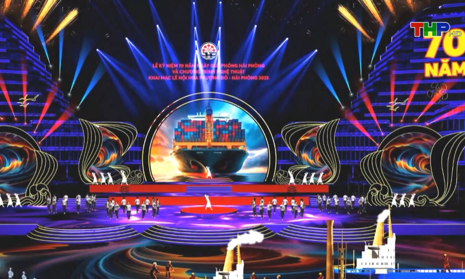 Ấn tượng s&acirc;n khấu Lễ hội Hoa Phượng Đỏ 2025