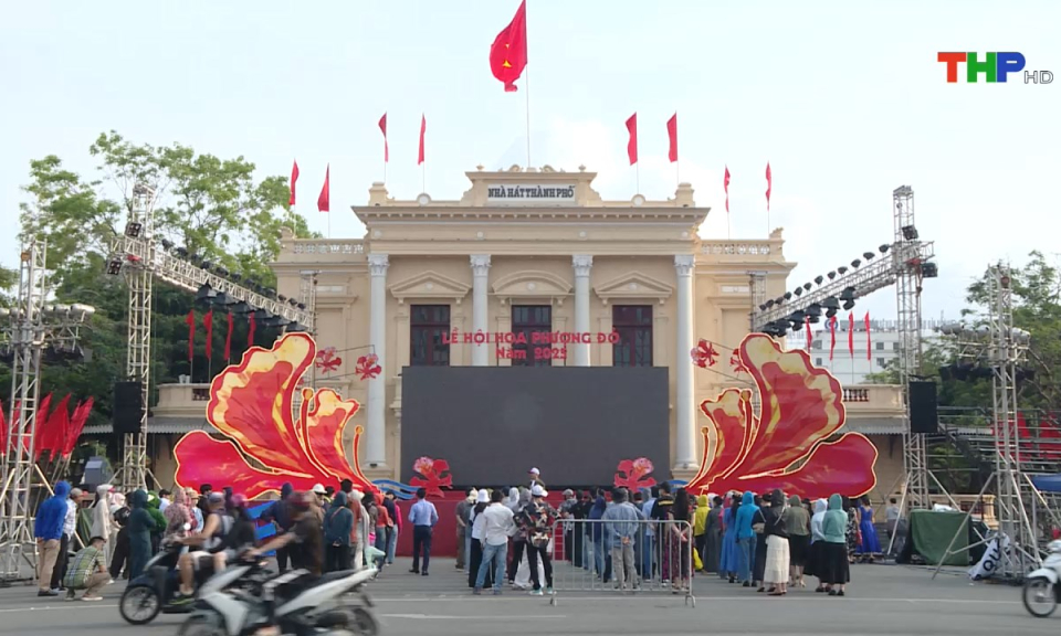 An toàn giao thông: Tăng cường bảo đảm an toàn giao thông Lễ hội Hoa Phượng Đỏ