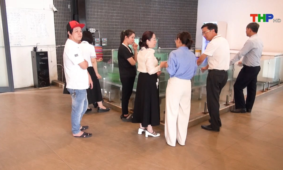 Pháp luật và cuộc sống: Tăng cường kiểm tra an toàn vệ sinh thực phẩm tại các khu du lịch mùa cao điểm