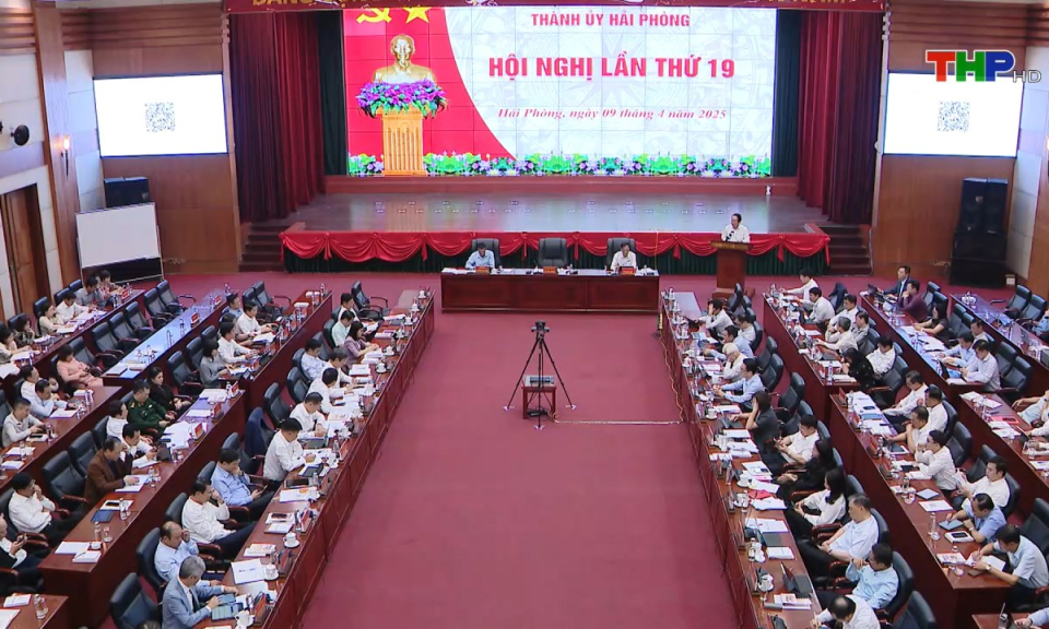 Xây dựng Đảng: 70 năm vững bước dưới cờ Đảng vinh quang
