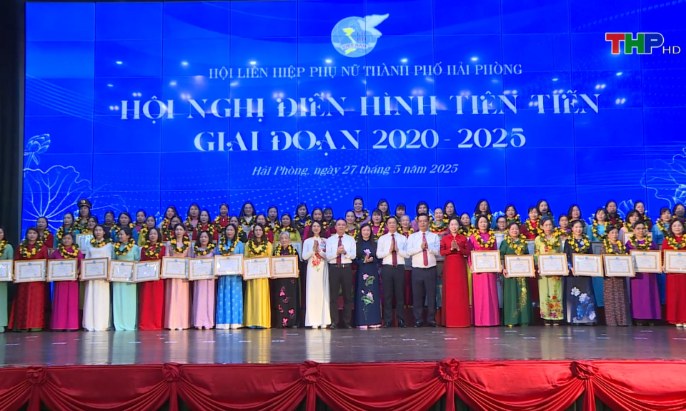 Phát huy vai trò của phụ nữ trong thời kỳ phát triển mới