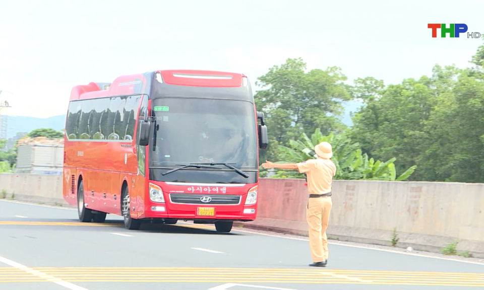 Xử lý gần 10.000 trường hợp vi phạm nồng độ cồn trong 5 tháng  