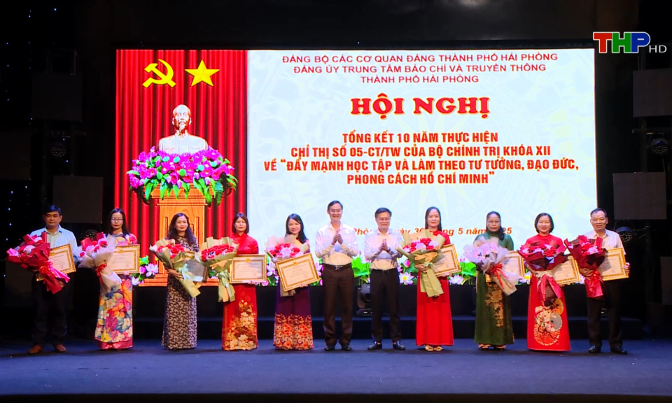 Đẩy mạnh học tập v&agrave; l&agrave;m theo tư tưởng, đạo đức, phong c&aacute;ch Hồ Ch&iacute; Minh