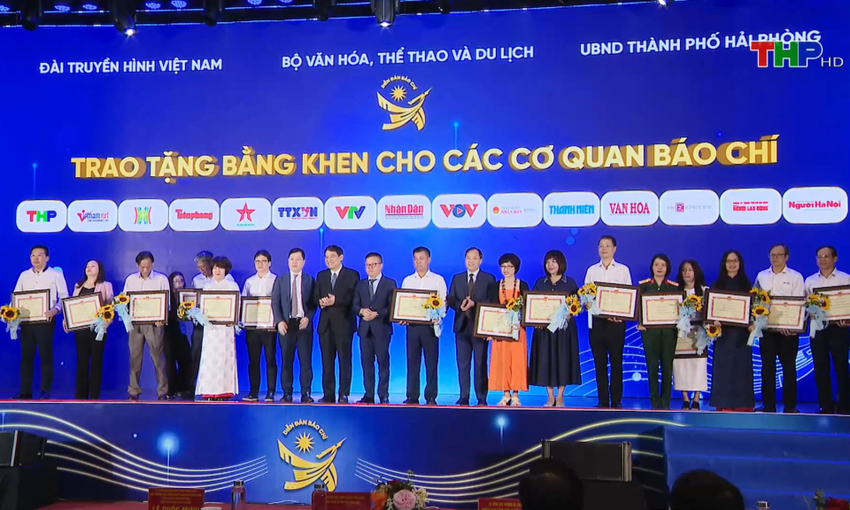 Diễn đàn “Vai trò của báo chí trong việc thúc đẩy phát triển các ngành công nghiệp văn hoá”