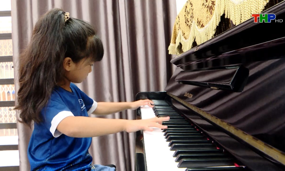 Lăng kính tuổi hoa: Tài năng piano