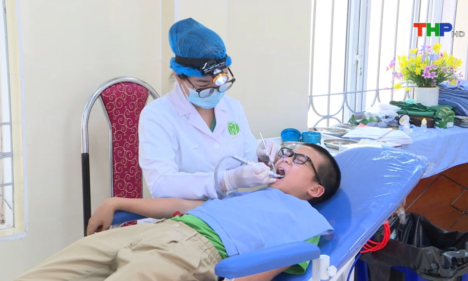 Y tế sức khỏe: Nâng cao nhận thức và chất lượng chăm sóc răng miệng toàn dân