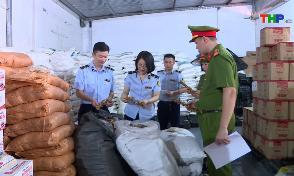 Phát hiện hàng tấn thực phẩm không rõ nguồn gốc