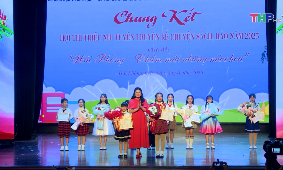 Sôi động Hội thi thiếu nhi tuyên truyền kể chuyện sách, báo 