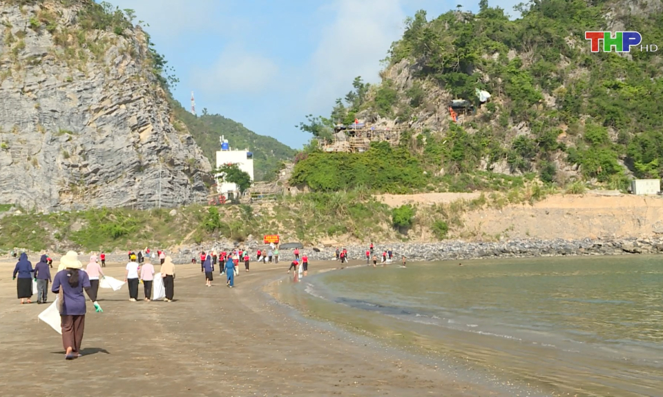 Chung tay bảo vệ môi trường biển đảo