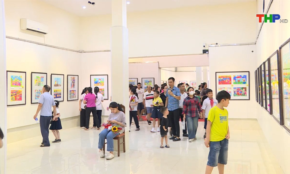 Lăng kính tuổi hoa: Một chuyến rong chơi