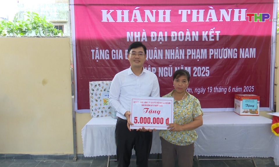 Xây nhà đại đoàn kết cho hoàn cảnh khó khăn 