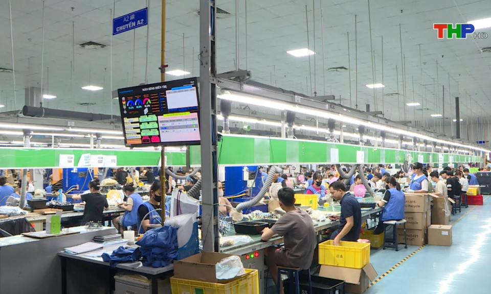 Kinh tế và đô thị: Doanh nghiệp xuất khẩu thích ứng với rào cản thuế quan để giữ đà tăng trưởng