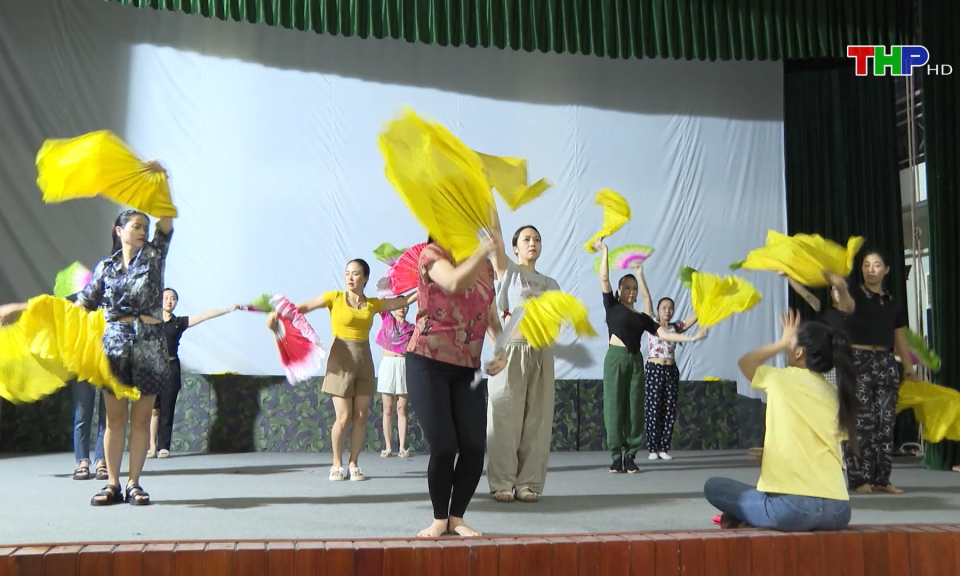 T&iacute;ch cực tập luyện cho chương tr&igrave;nh nghệ thuật ng&agrave;y 30/6