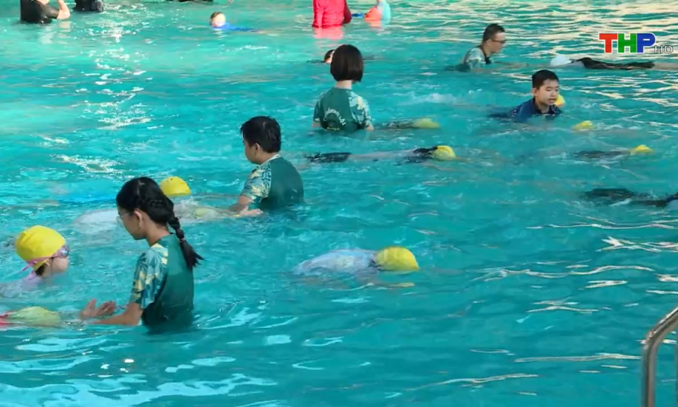 Cận cảnh: Kỹ năng phòng chống đuối nước - Câu chuyện không cũ