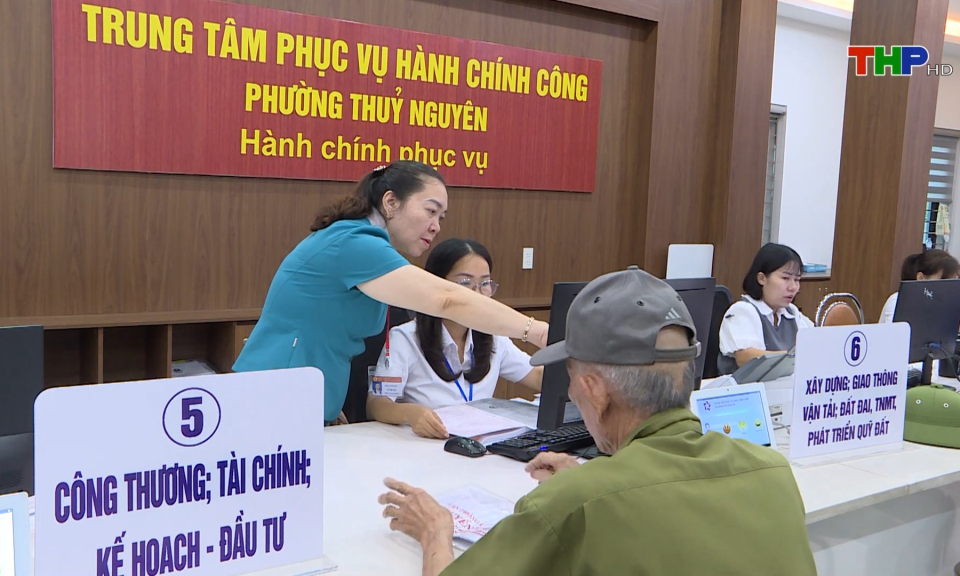 Bảo đảm giải quyết thủ tục h&agrave;nh ch&iacute;nh th&ocirc;ng suốt
