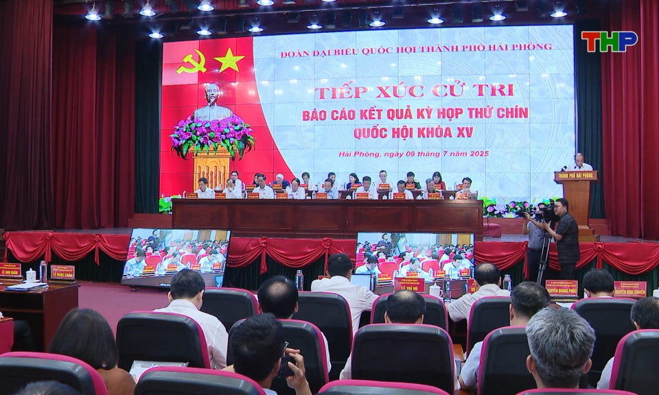 Tiếp xúc cử tri báo cáo kết quả Kỳ họp thứ 9 Quốc hội khóa XV