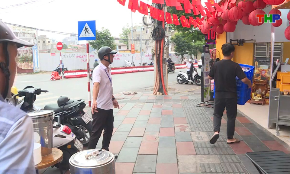 An toàn giao thông: Chấn chỉnh trật tự đường hè - Lập lại kỷ cương giao thông đô thị