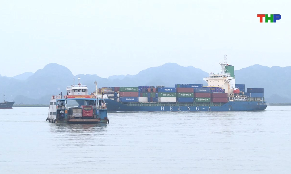 An toàn giao thông: Bảo đảm an toàn giao thông đường thủy mùa mưa bão 2025