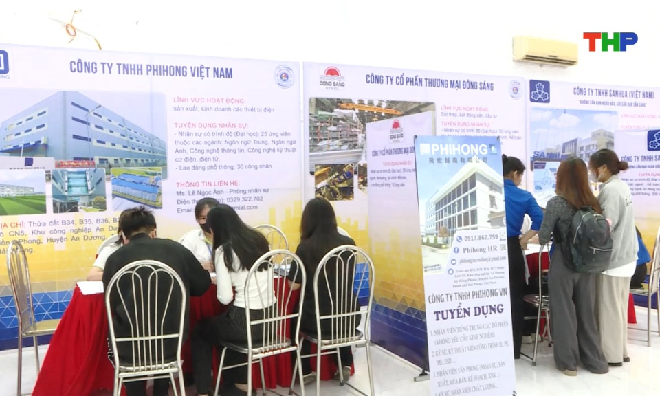 Lao động và công đoàn: Thị trường lao động cuối năm - Cơ hội và thách thức đan xen