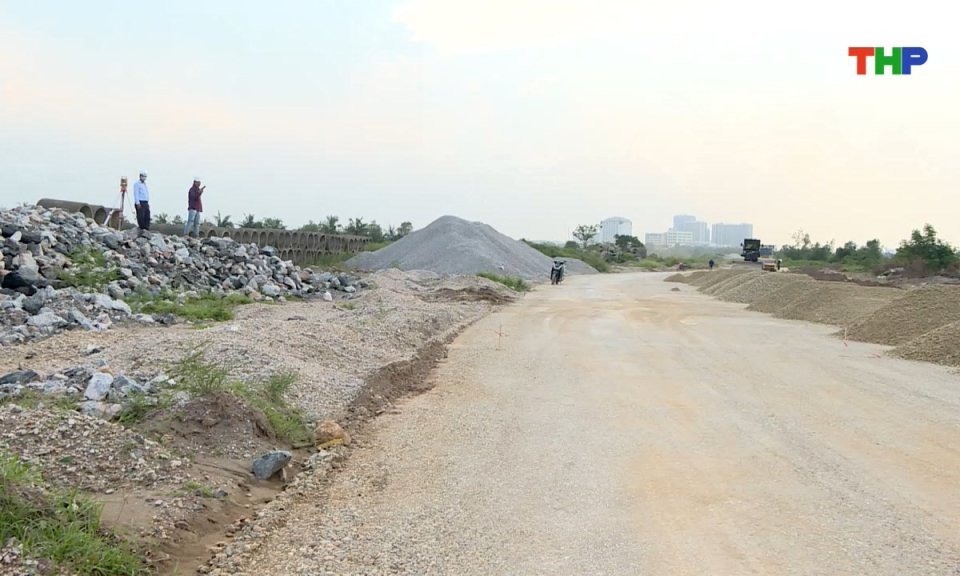 Hộp thư truyền hình: Chậm giải ngân vốn đầu tư công do vướng giải phóng mặt bằng