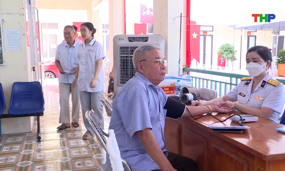Khám, cấp thuốc miễn phí cho người có công 