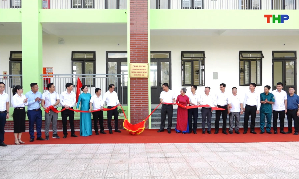 Khánh thành vườn hoa và công trình trường học chào mừng Đại hội Đảng