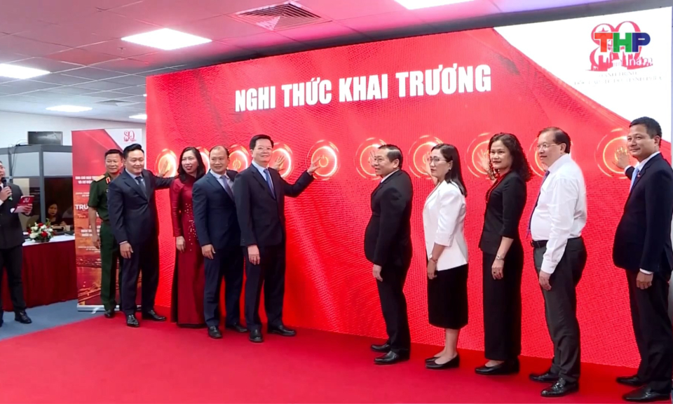 Khai trương Trung t&acirc;m B&aacute;o ch&iacute; Triển l&atilde;m th&agrave;nh tựu đất nước