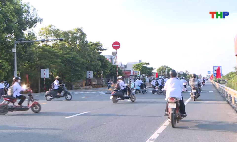 An toàn giao thông: Giới trẻ sử dụng xe điện và vấn đề an toàn giao thông
