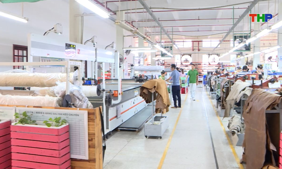 Đại biểu nh&acirc;n d&acirc;n với cử tri: Ph&aacute;t triển kinh tế tư nh&acirc;n - Bước ngoặt từ Nghị quyết 68