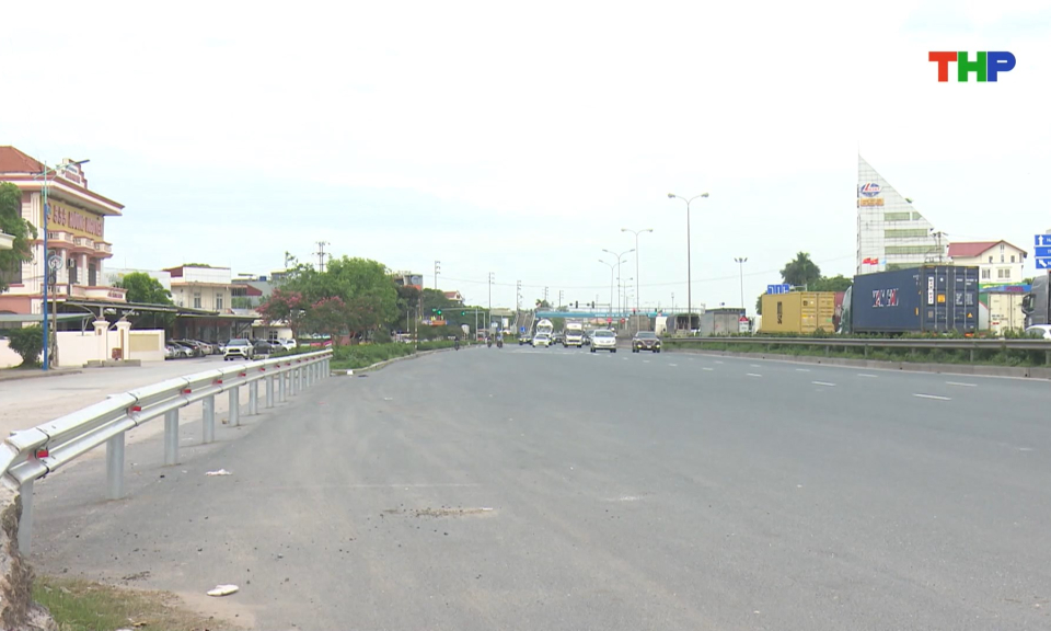 Bảo đảm an to&agrave;n giao th&ocirc;ng tr&ecirc;n Quốc lộ 5