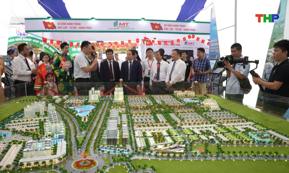 Tạp ch&iacute; kinh tế: Kh&ocirc;ng gian trưng b&agrave;y Hải Ph&ograve;ng - Dấu ấn c&ocirc;ng nghiệp tại Triển l&atilde;m 80 năm th&agrave;nh tựu đất nước