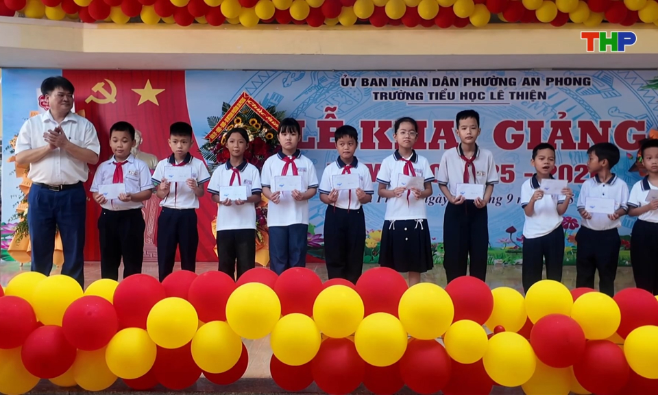 Kh&ocirc;ng kh&iacute; rộn r&agrave;ng ng&agrave;y khai giảng