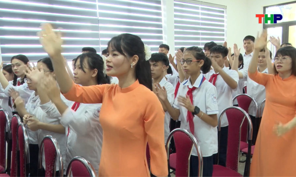 Niềm vui ng&agrave;y khai trường với những trẻ em đặc biệt