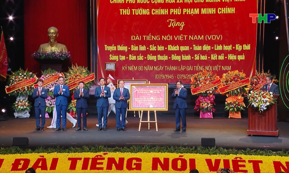 VOV: 80 năm đồng h&agrave;nh c&ugrave;ng đất nước